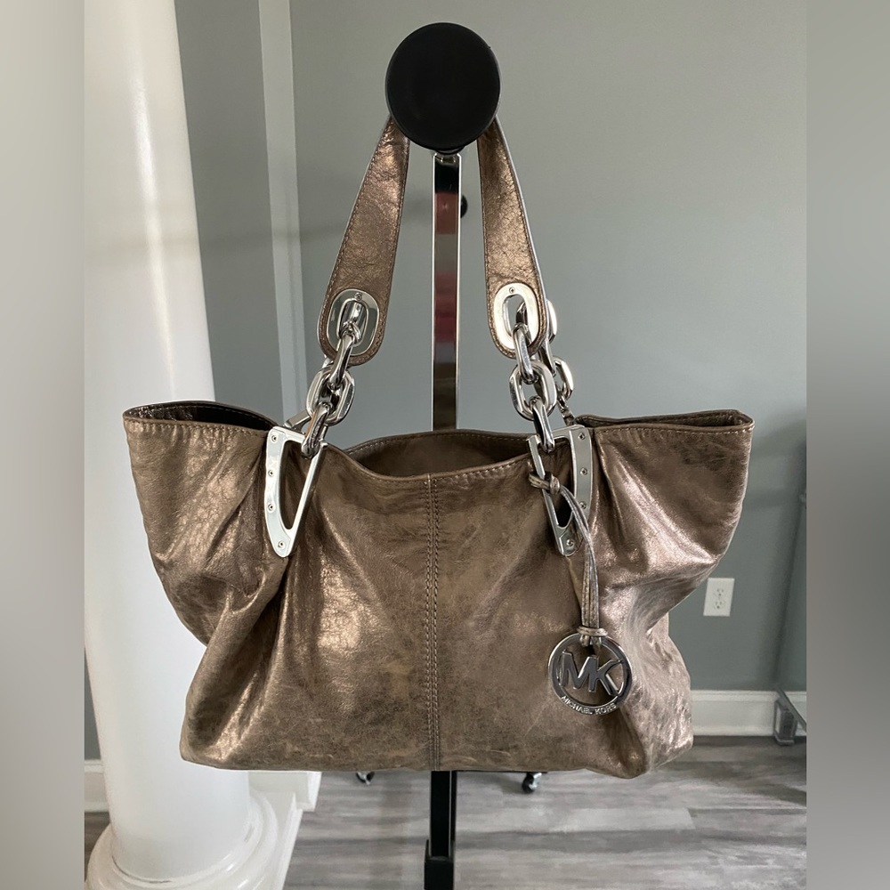 MICHAEL KORS GOLD METALLIC HANDBAG